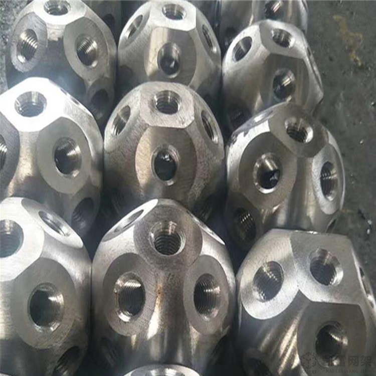 大渡口螺栓球网架加工安装方法